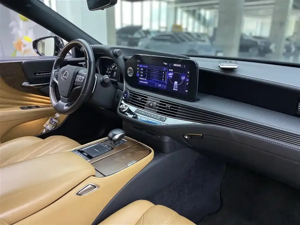 Lexus LS 2021 из CN, фото 10