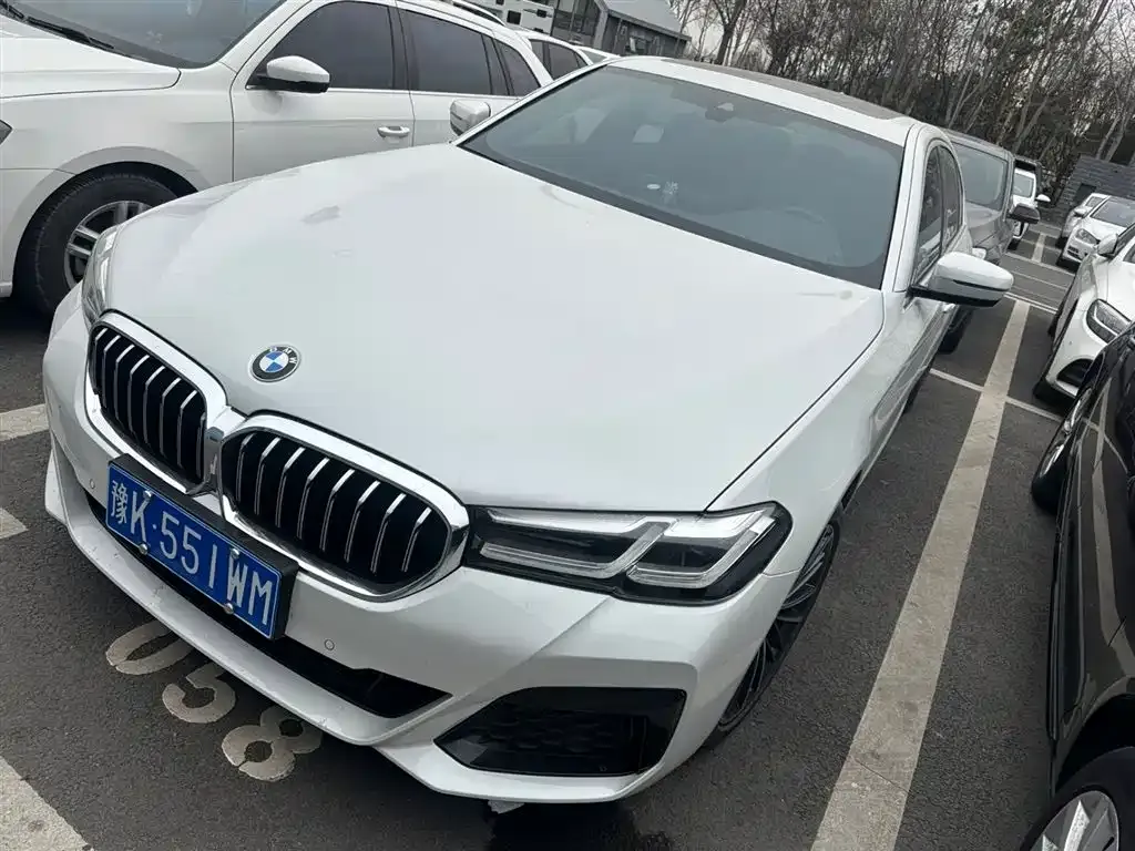 BMW 5 Series — фото 1