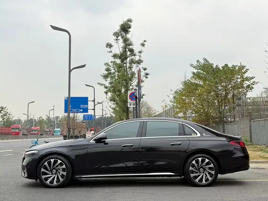 Mercedes-Benz E-Class 2025 из CN, фото 3
