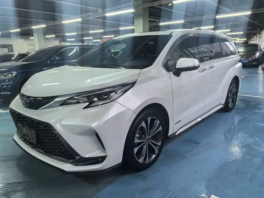 Toyota Granvia 2024 из CN, фото 1