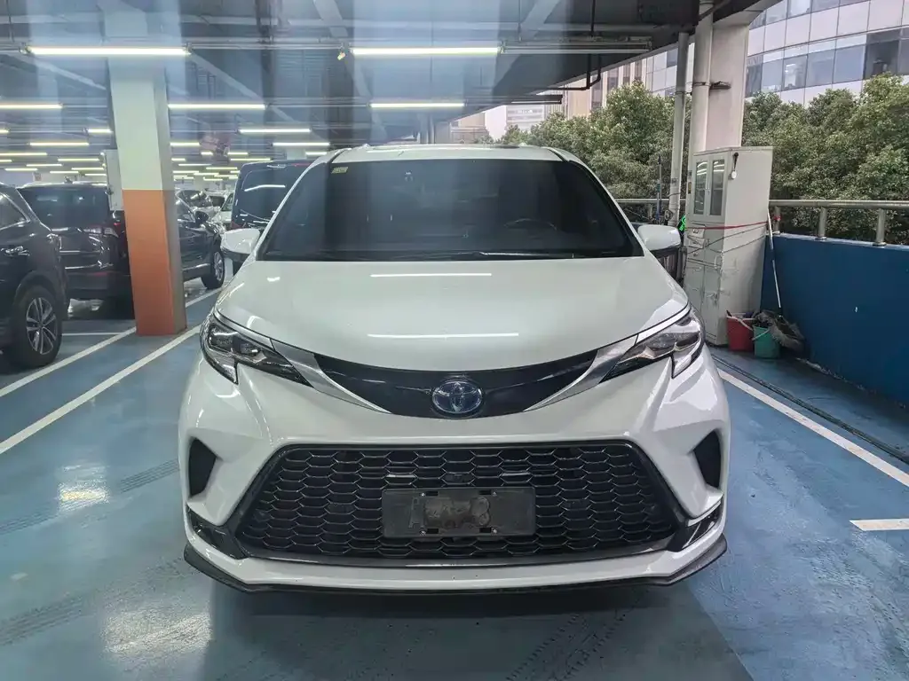 Toyota Granvia 2024 из CN, фото 7