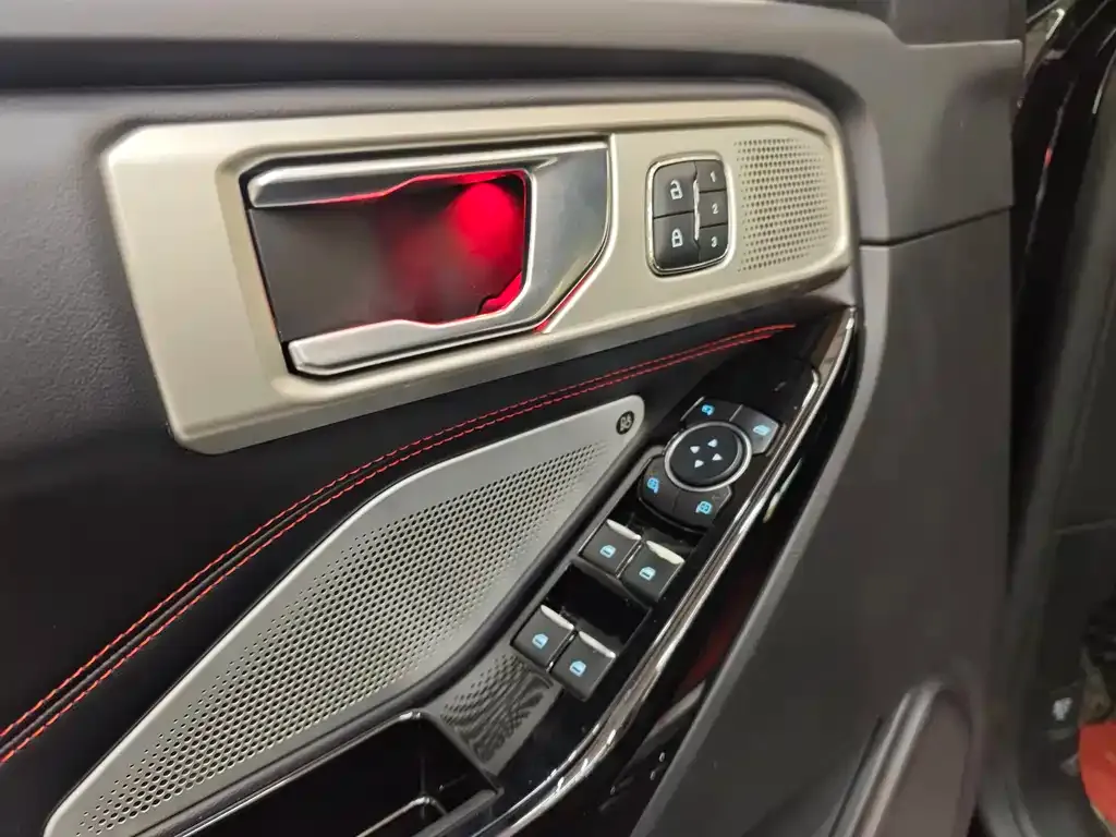 Ford Explorer 2021 из CN, фото 6