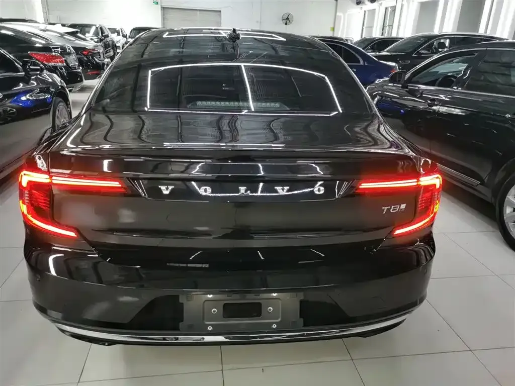 Volvo S90 PHEV 2024 из CN, фото 3