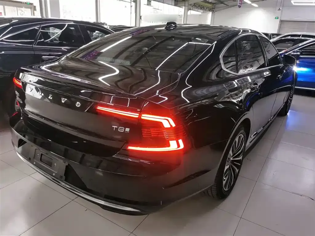 Volvo S90 PHEV 2024 из CN, фото 5