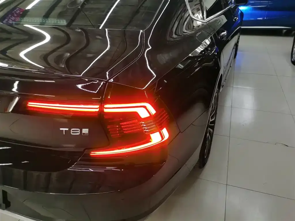 Volvo S90 PHEV 2024 из CN, фото 2