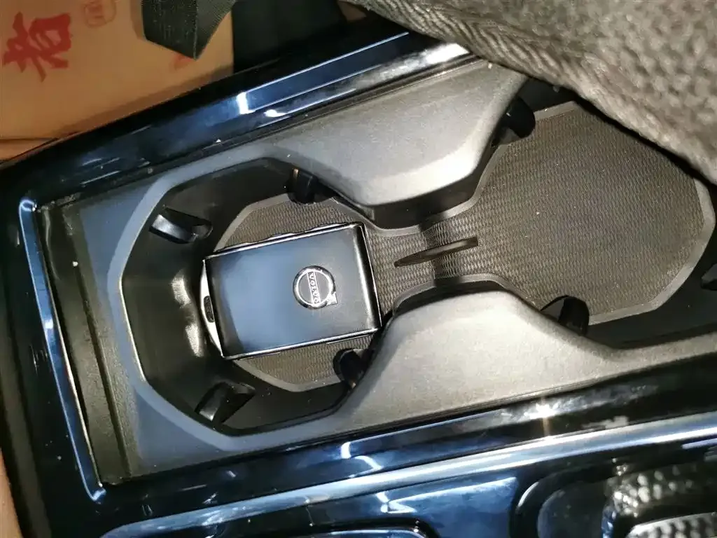 Volvo S90 PHEV 2024 из CN, фото 4