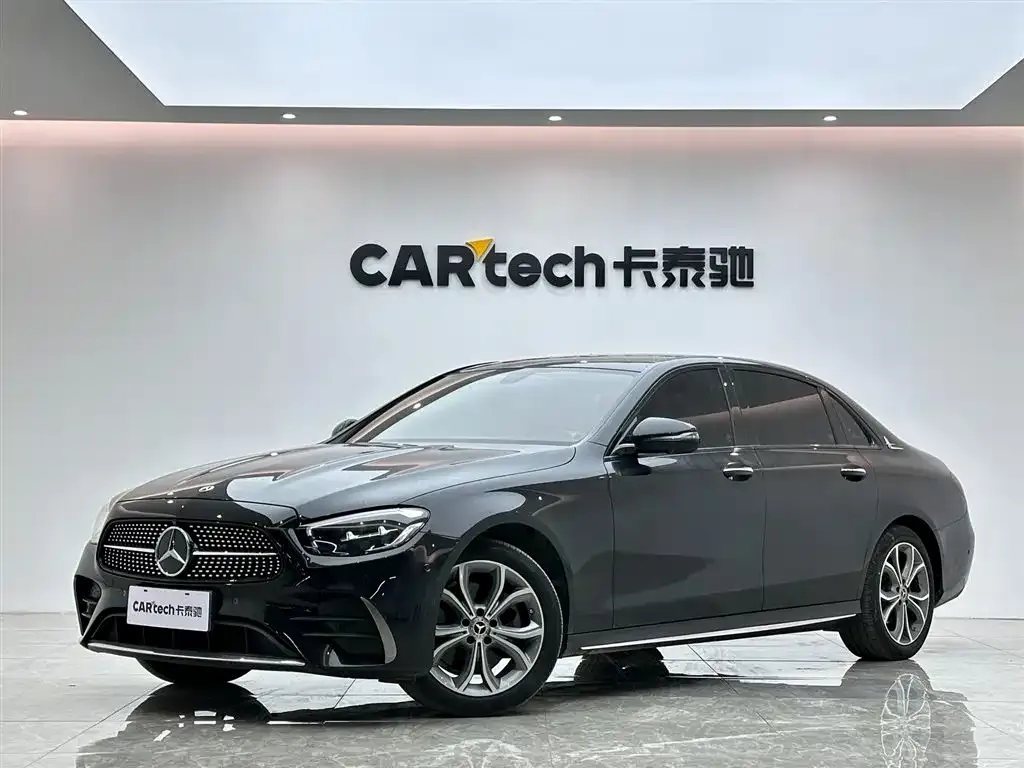 Mercedes-Benz E-Class — фото 1