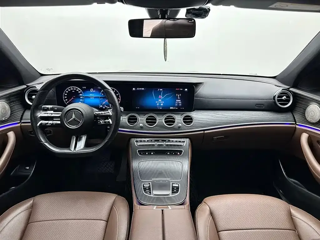 Mercedes-Benz E-Class — фото 9