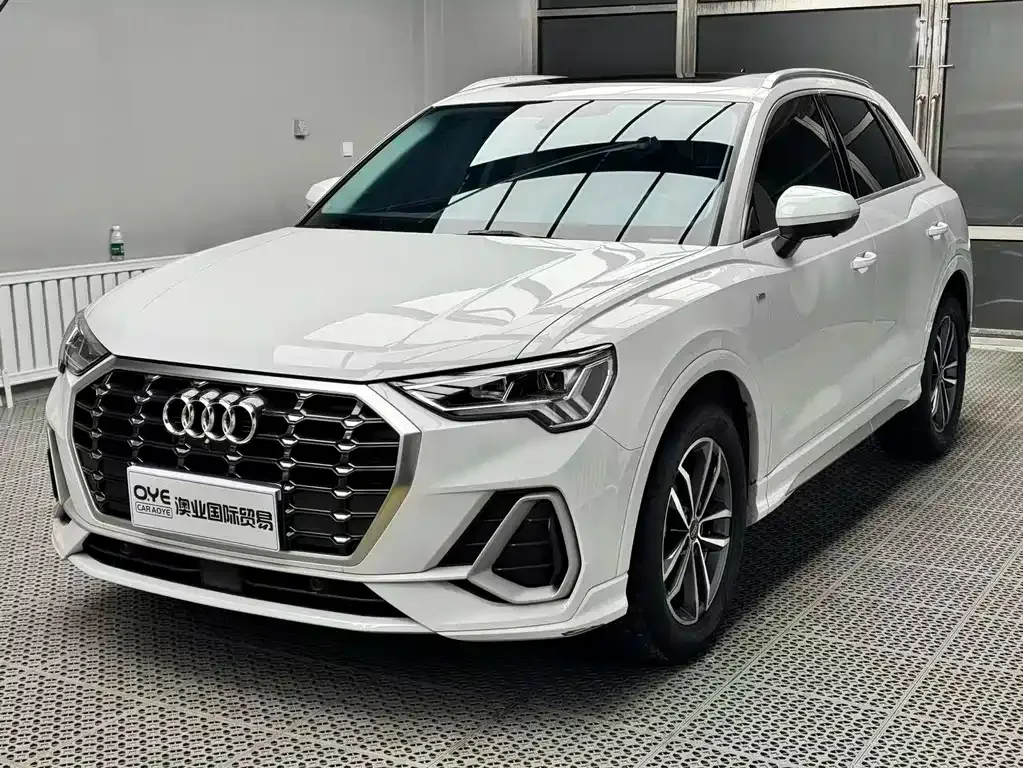 Audi Q3 2023 из CN, фото 1