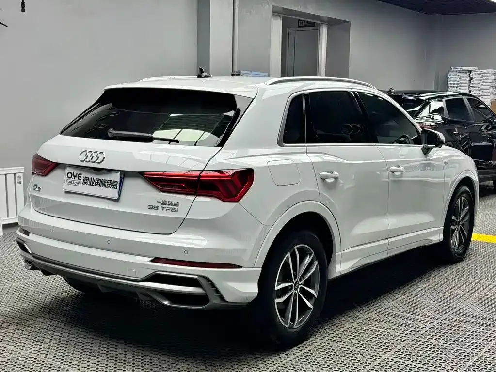Audi Q3 2023 из CN, фото 8