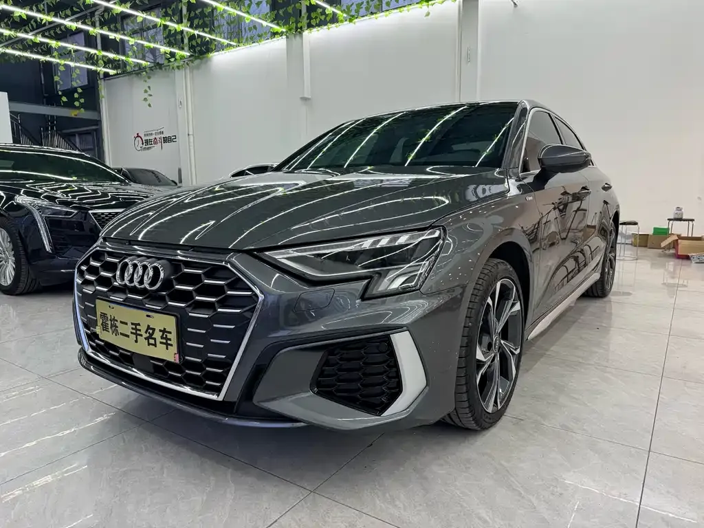 Audi A3 2023 из CN, фото 1