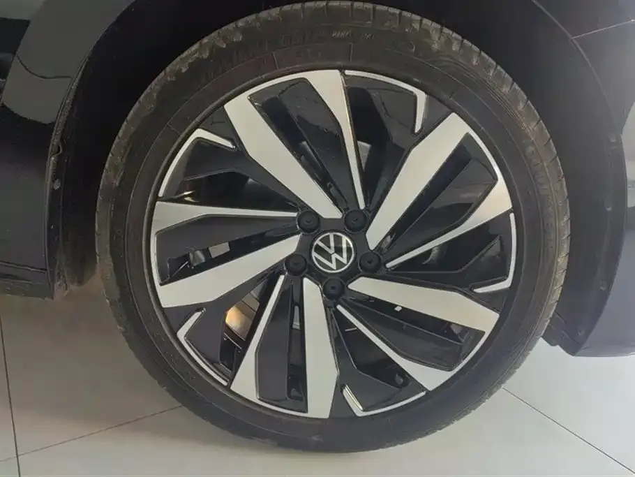 Volkswagen Passat 2022 из CN, фото 2