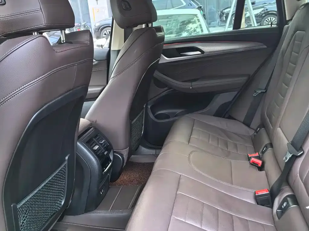 BMW X4 2021 из CN, фото 2