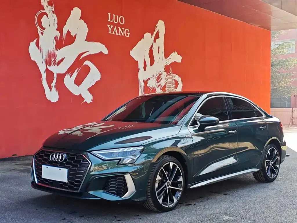 Audi A3 2023 из CN, фото 1