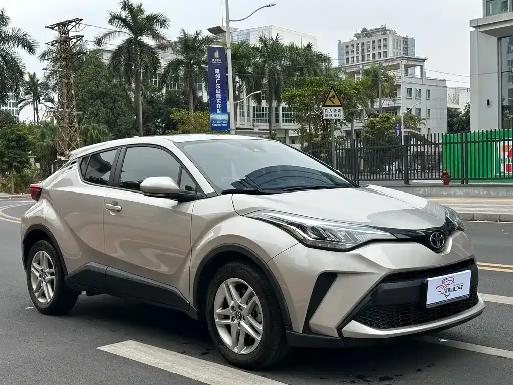 Toyota C-HR — фото 2