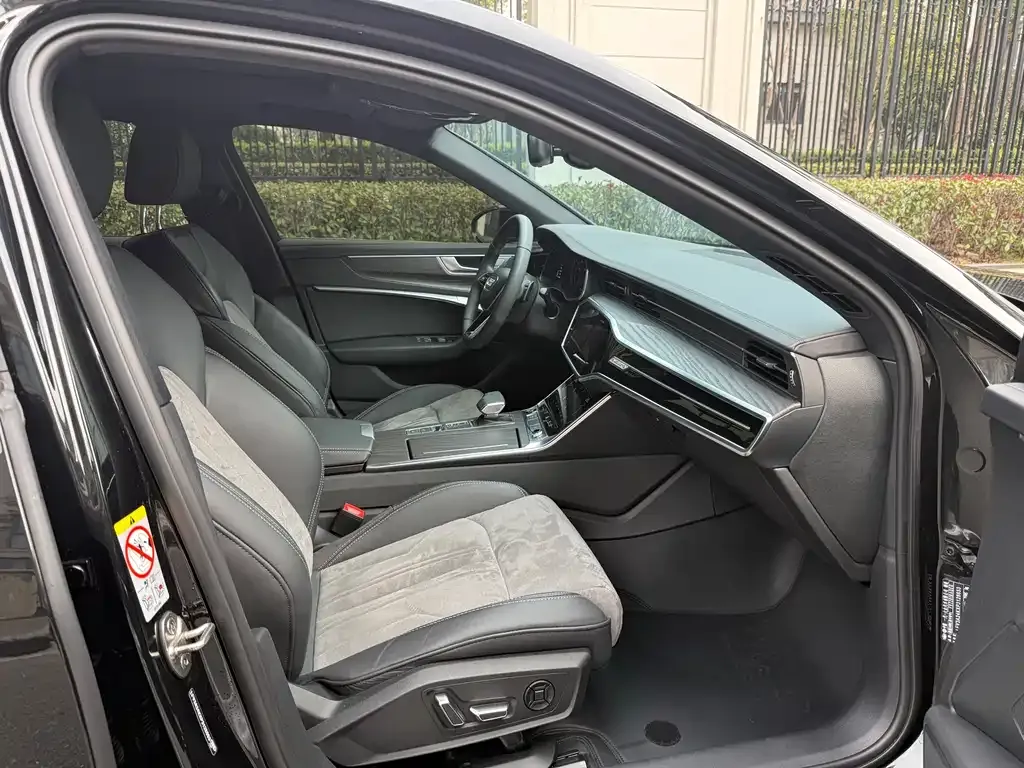 Audi A6L 2024 из CN, фото 9