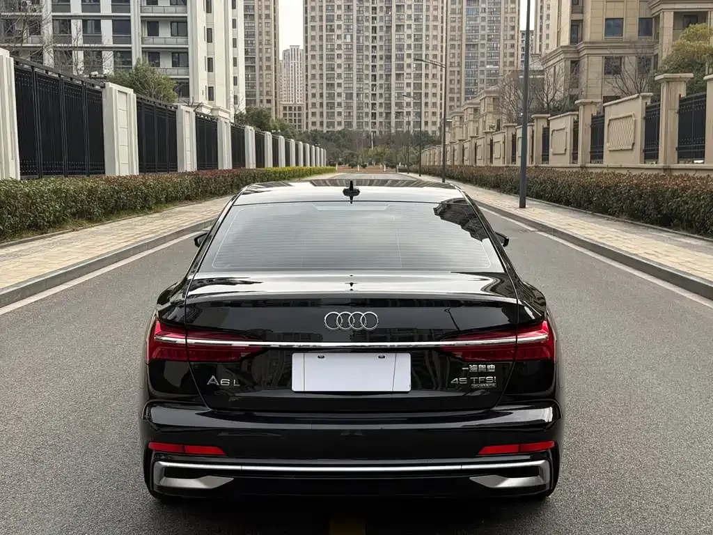 Audi A6L 2024 из CN, фото 4