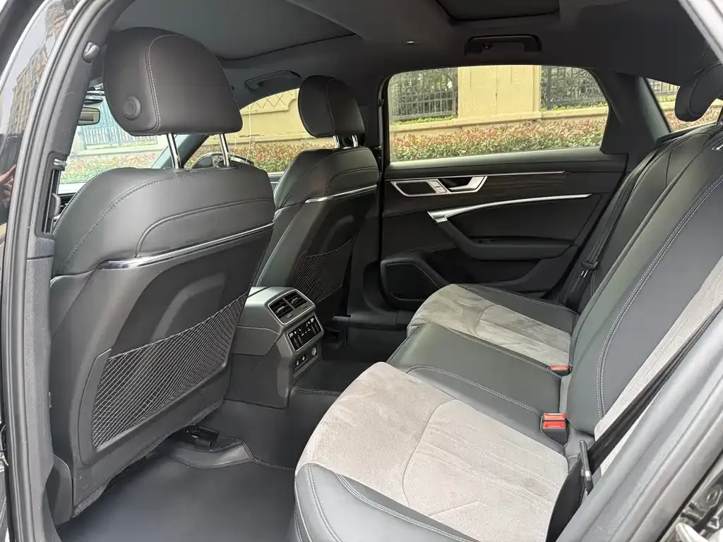 Audi A6L 2024 из CN, фото 10