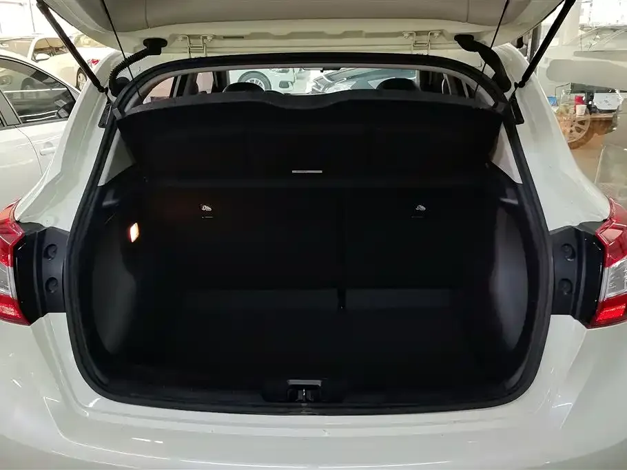 Nissan Tiida 2022 из CN, фото 3