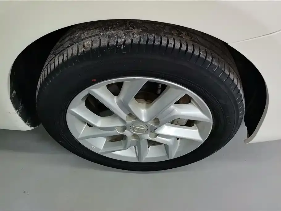 Nissan Tiida 2022 из CN, фото 2