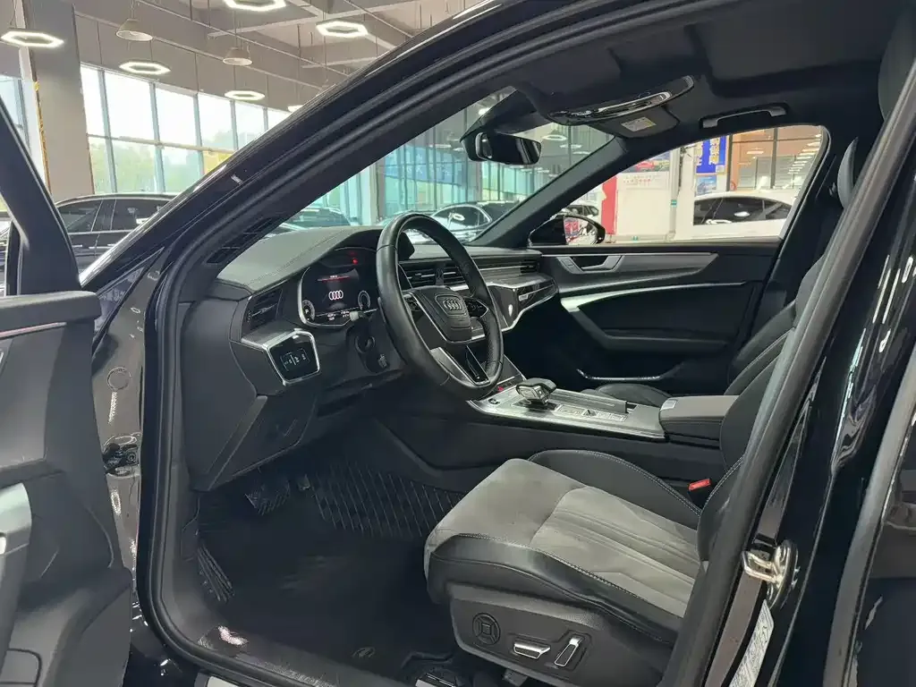 Audi A6L 2023 из CN, фото 6