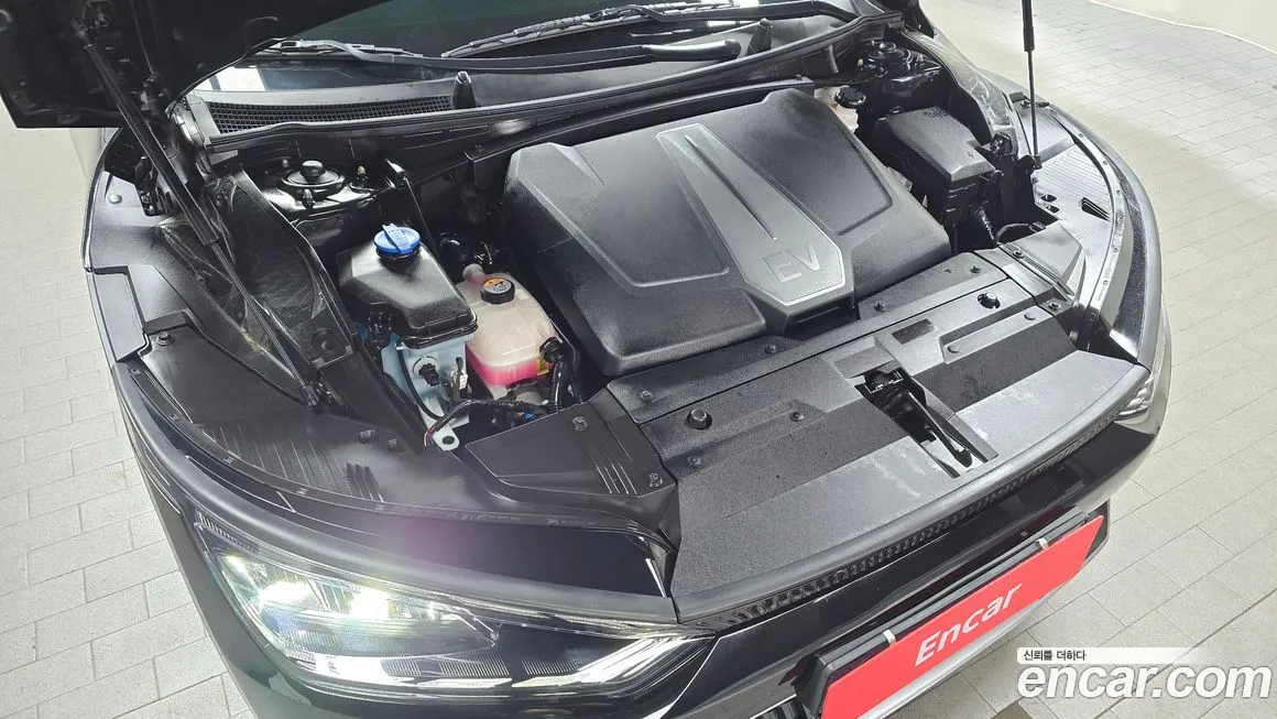 Kia EV6 2023 из KR, фото 2