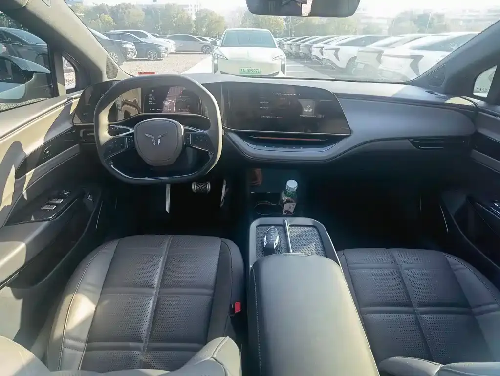 Hongqi EH7 2024 из CN, фото 7