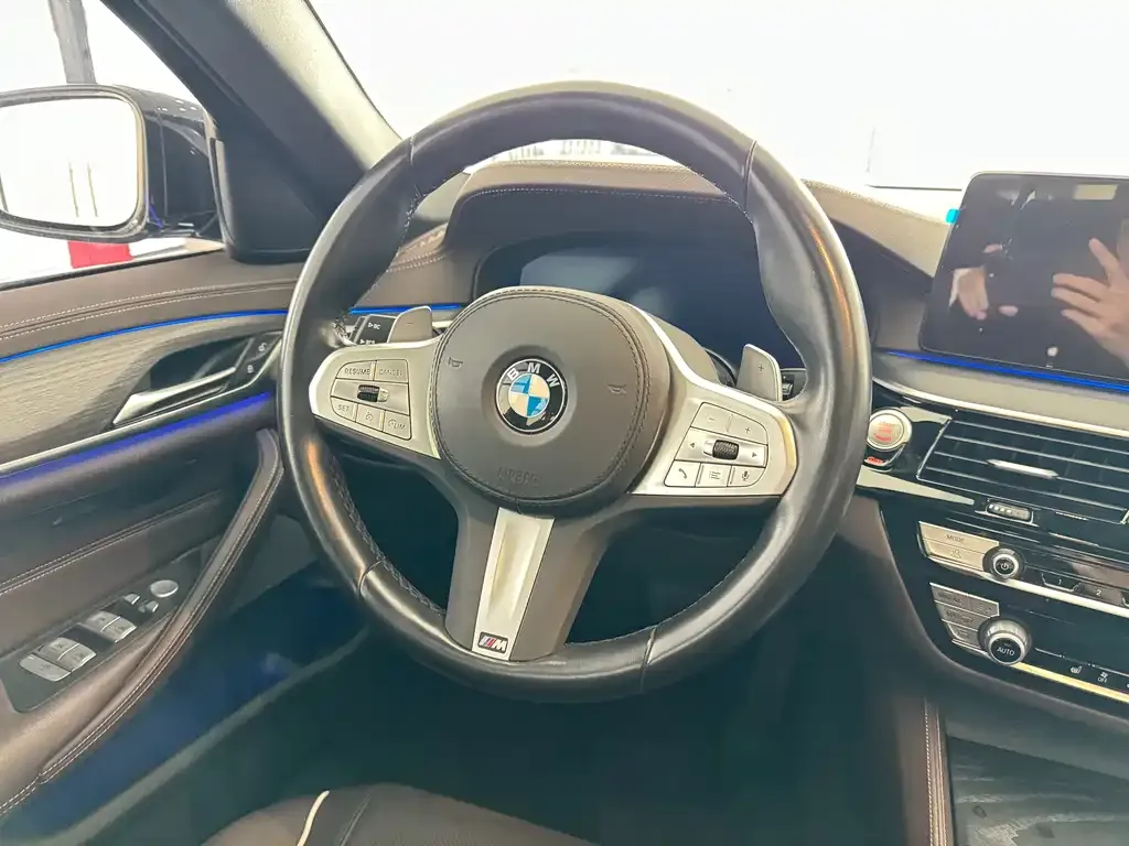 BMW 5 Series 2024 из CN, фото 9