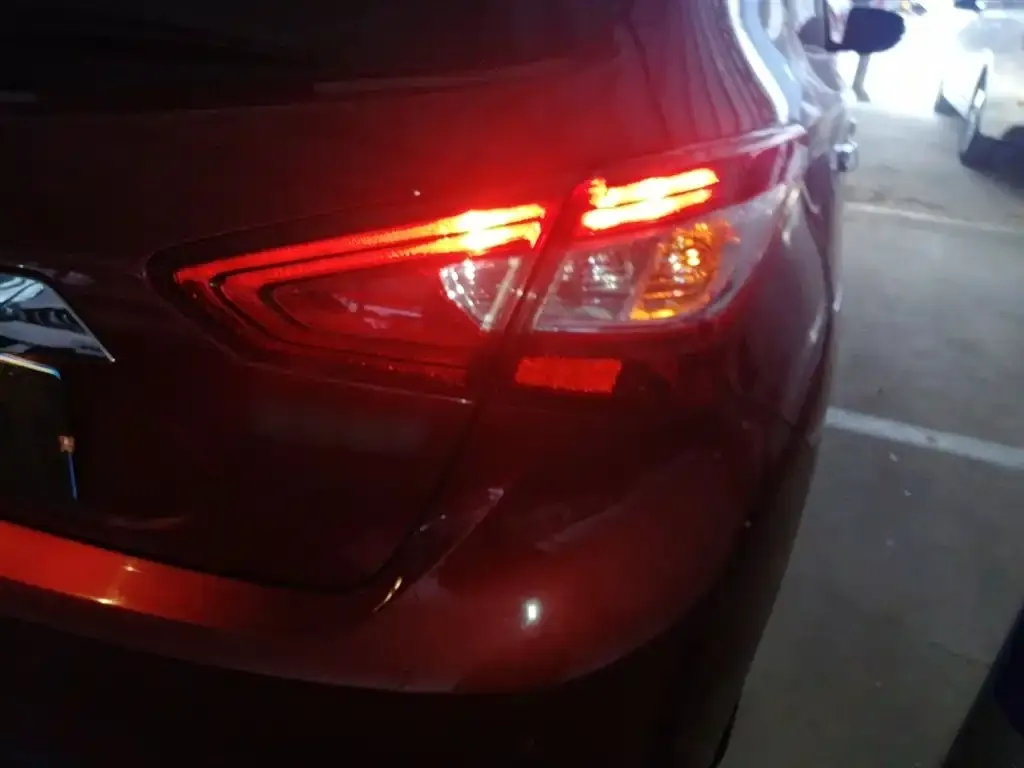Nissan Tiida 2021 из CN, фото 4