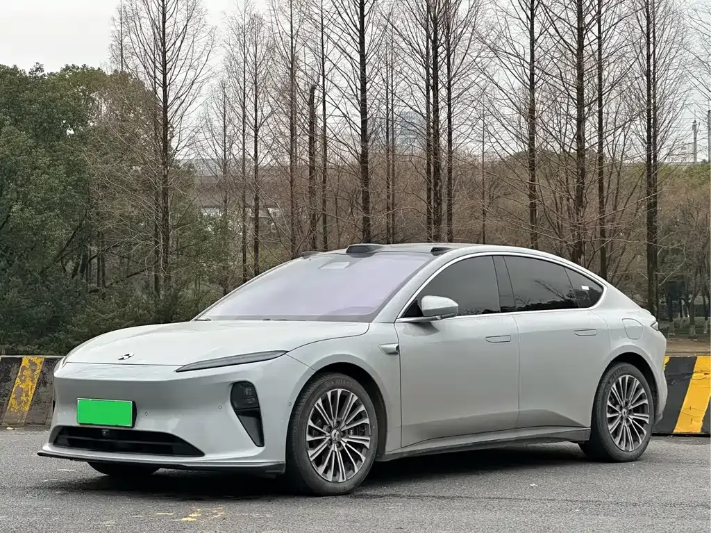 NIO ET5