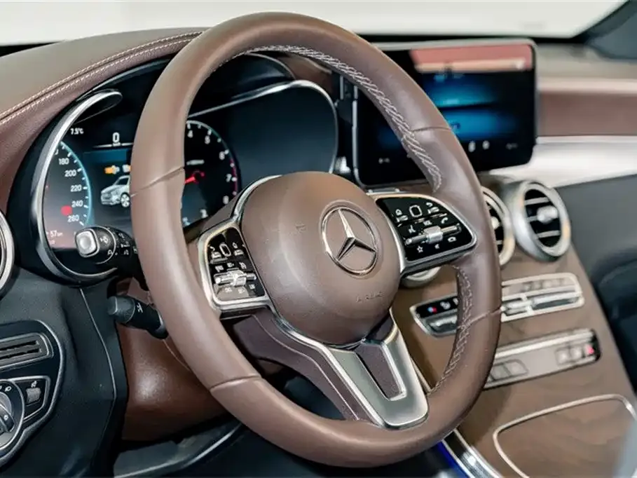 Mercedes-Benz GLC — фото 9