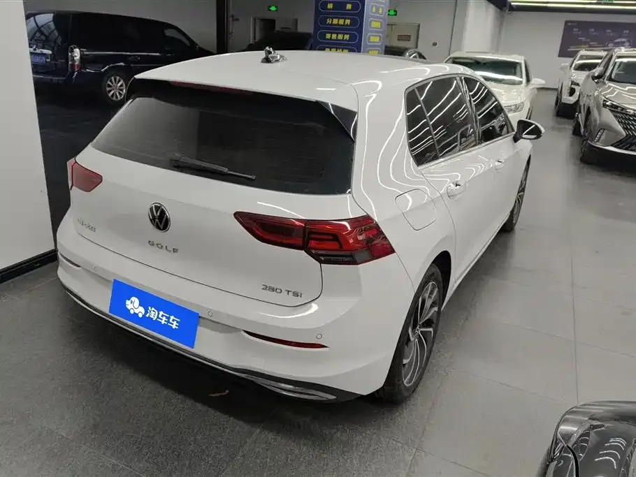 Volkswagen Golf 2024 из CN, фото 10