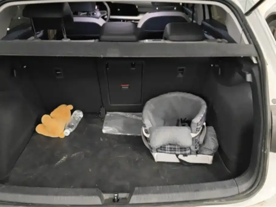 Volkswagen Golf 2024 из CN, фото 6