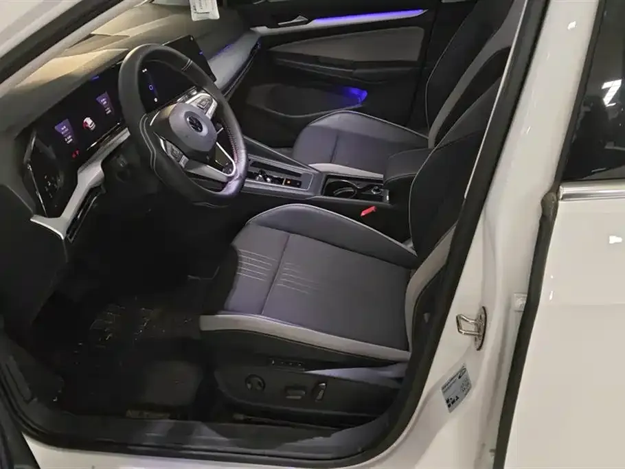Volkswagen Golf 2024 из CN, фото 9