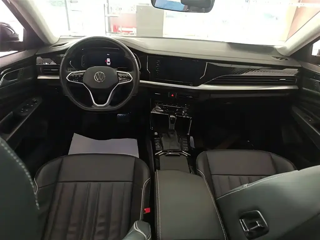 Volkswagen Passat 2023 из CN, фото 5