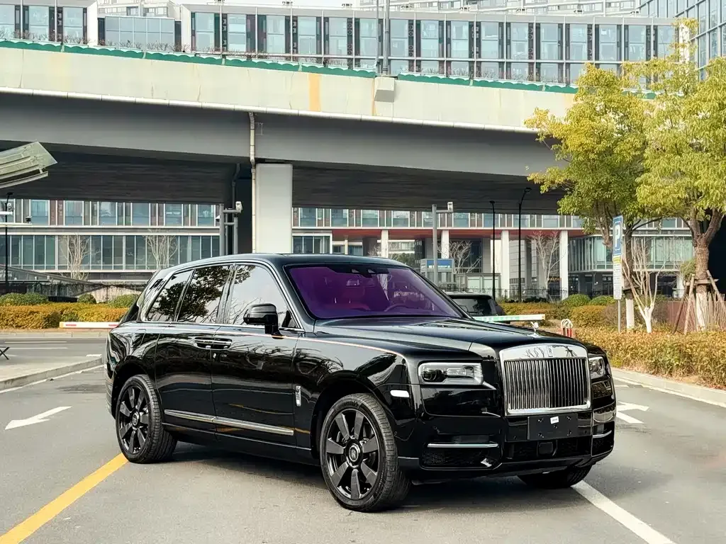 Rolls-Royce Cullinan — фото 9