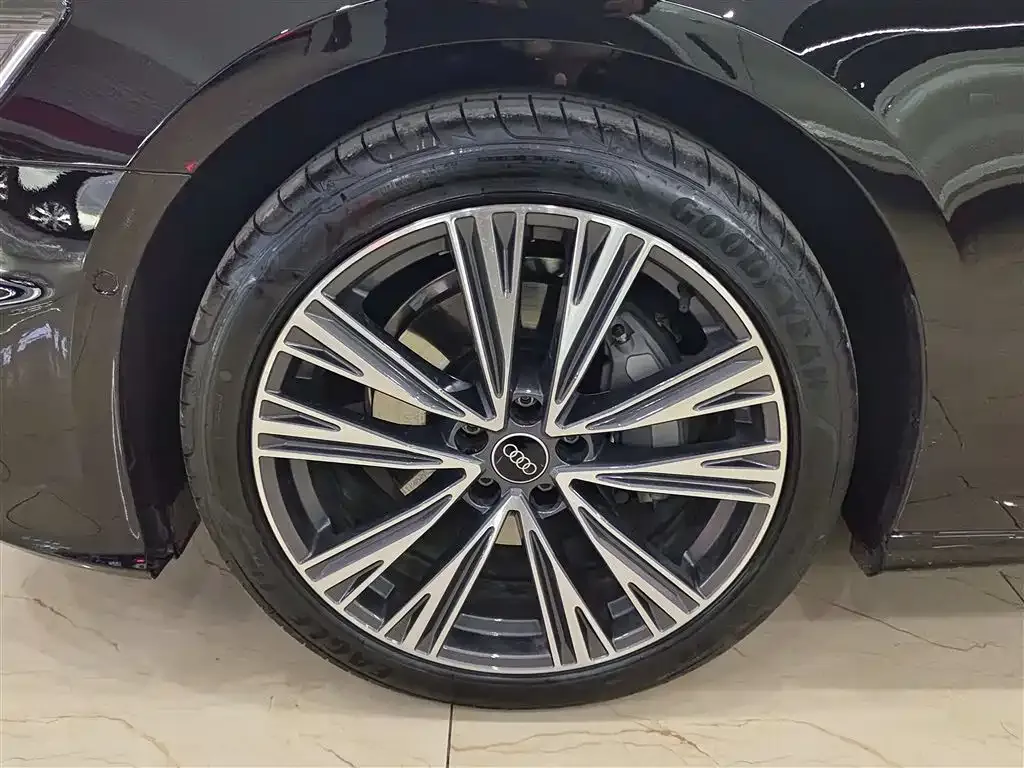 Audi A6L 2025 из CN, фото 8