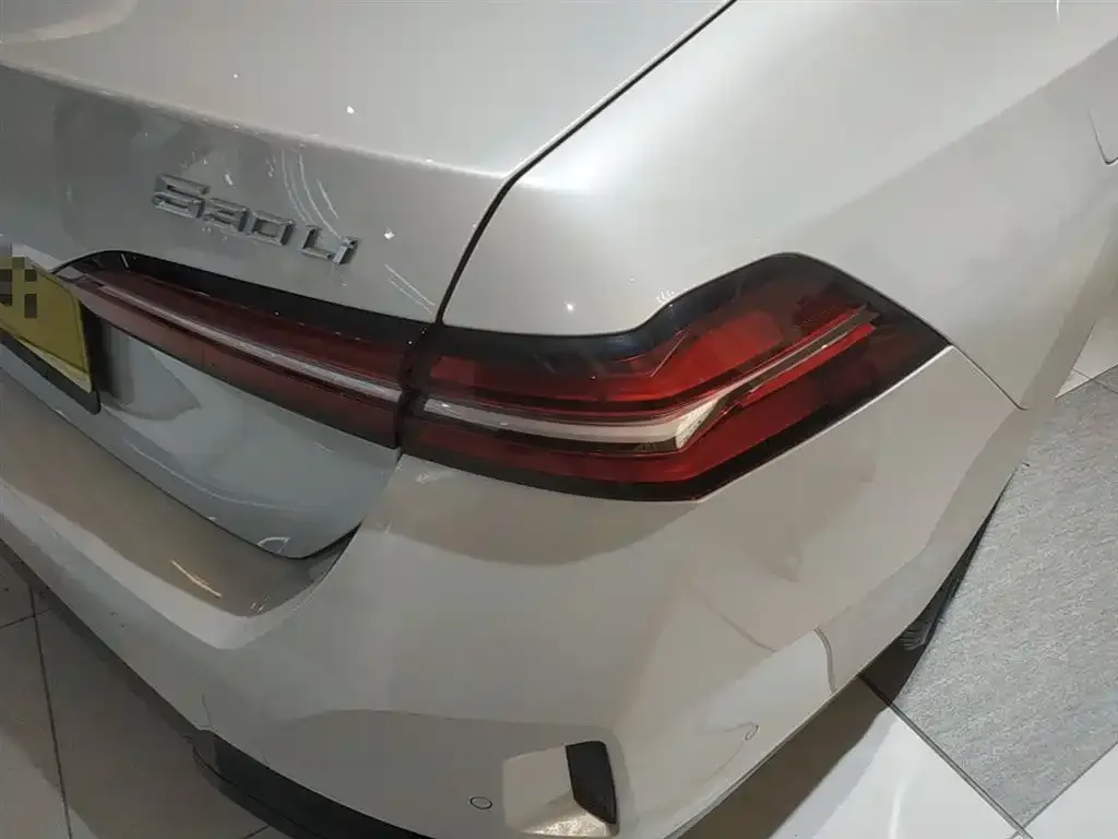 BMW 5 Series 2024 из CN, фото 2