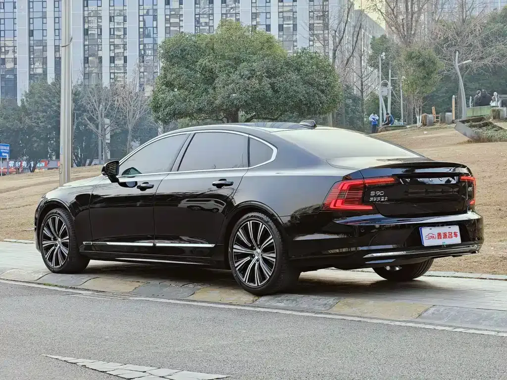 Volvo S90 2023 из CN, фото 5
