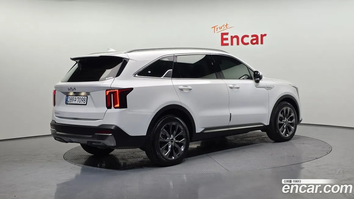 Kia Sorento — фото 7