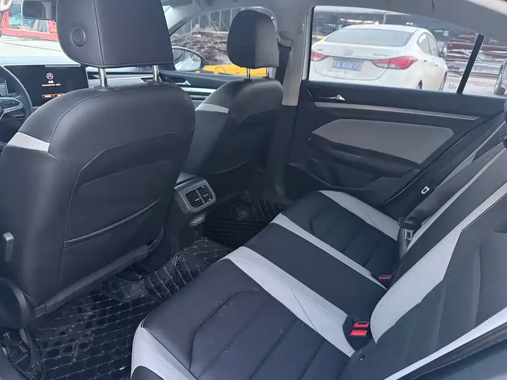 Volkswagen Bora 2024 из CN, фото 7