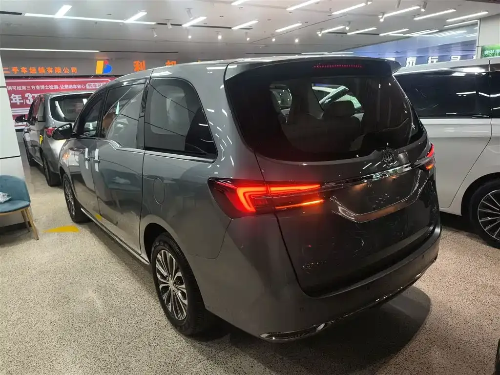 Buick GL8 2023 из CN, фото 4
