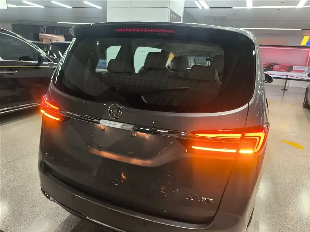 Buick GL8 2023 из CN, фото 7