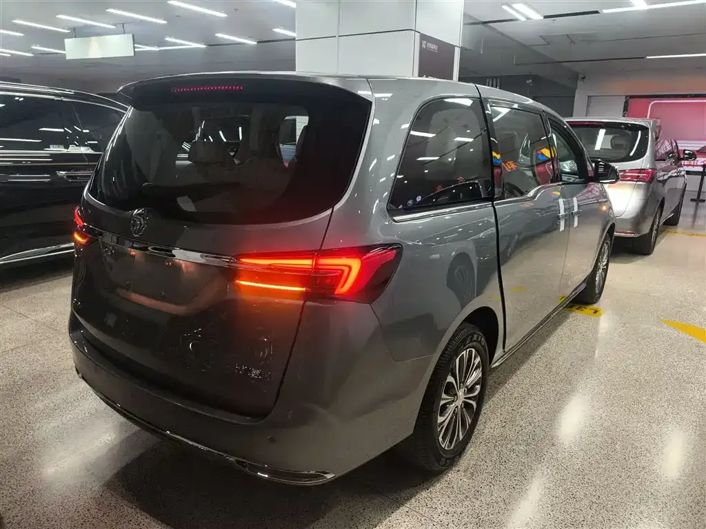 Buick GL8 2023 из CN, фото 9