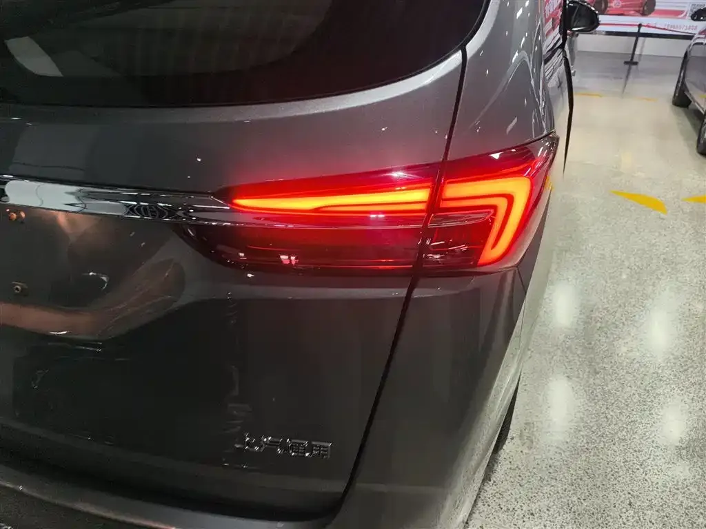 Buick GL8 2023 из CN, фото 8