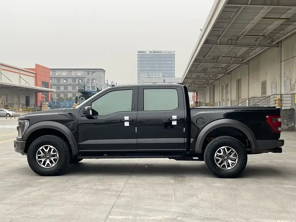 Ford F-150 Raptor 2023 из CN, фото 6