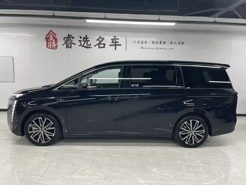 GAC Motor E8 Hybrid — фото 4