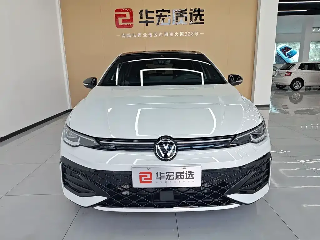 Volkswagen Golf 2024 из CN, фото 3