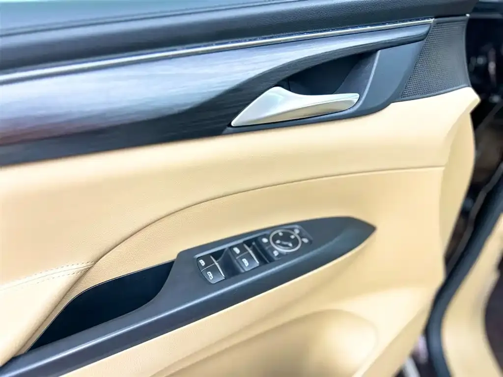 Buick GL8 2021 из CN, фото 2