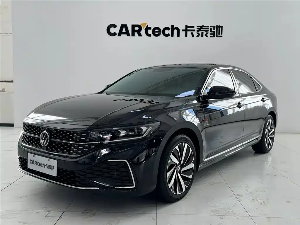 Volkswagen Passat 2022 из CN, фото 1